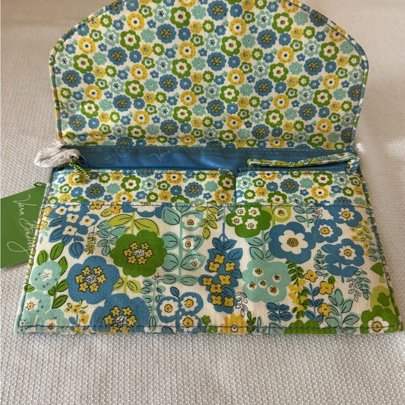 NWT Vera Bradley English Meadow (Retired) Travel Envelope, Floral Pattern - Picture 3 of 11